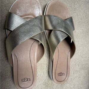 Ugg sandals worn once sz 8.5